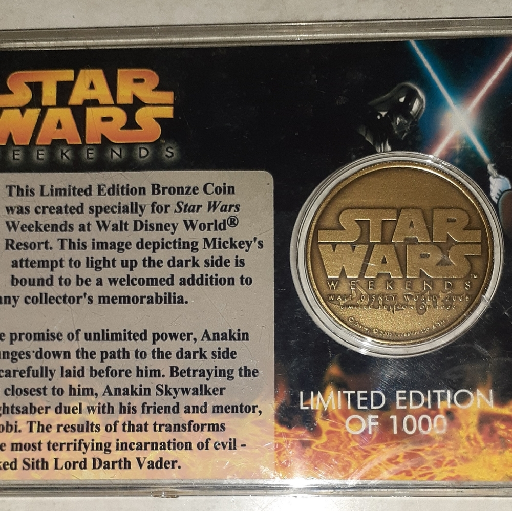 2005 Disney Star Wars Weekends Commemorative Coin - Picture 2 of 4